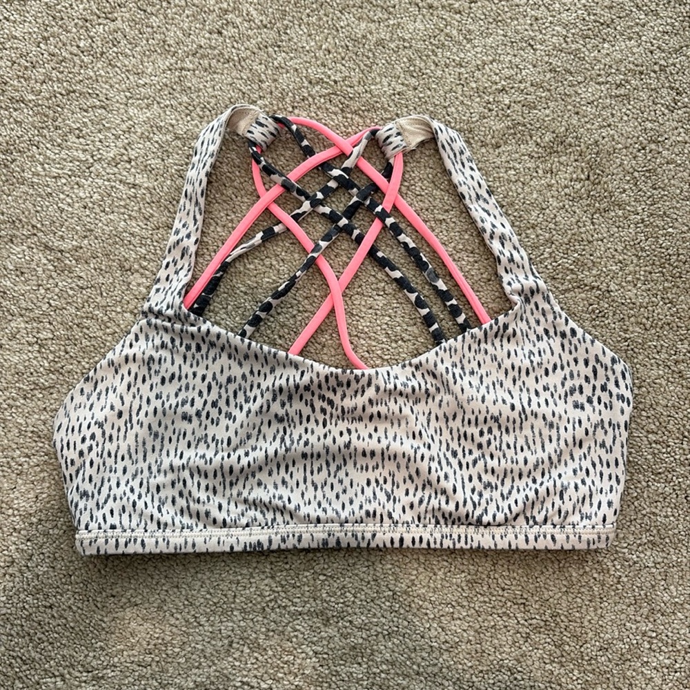 Lululemon Free to Be Bra, size 6